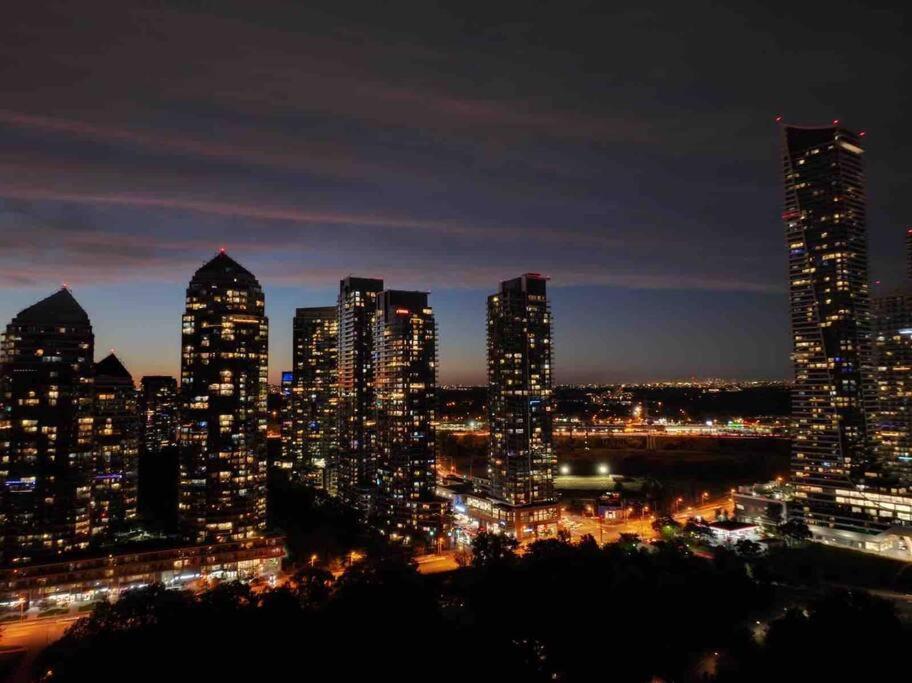 Deluxe Suite Toronto Dış mekan fotoğraf